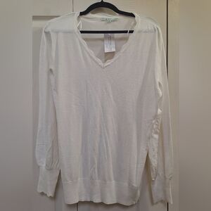 XL Cleo Women's V-Neck White Sweater